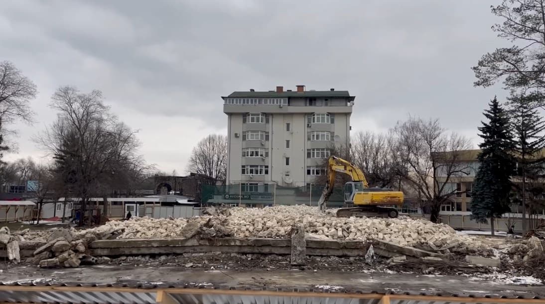 Clădirea fostului Cinematograf Gaudeamus, demolată