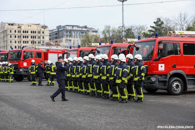 FOTO // Republica Moldova a primit 19 autospeciale de intervenție din partea Japoniei