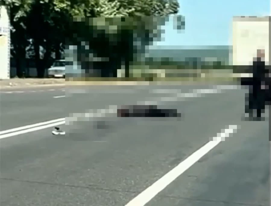 VIDEO // Grav accident la Telenești. Un biciclist, lovit mortal pe trecerea pentru pietoni
