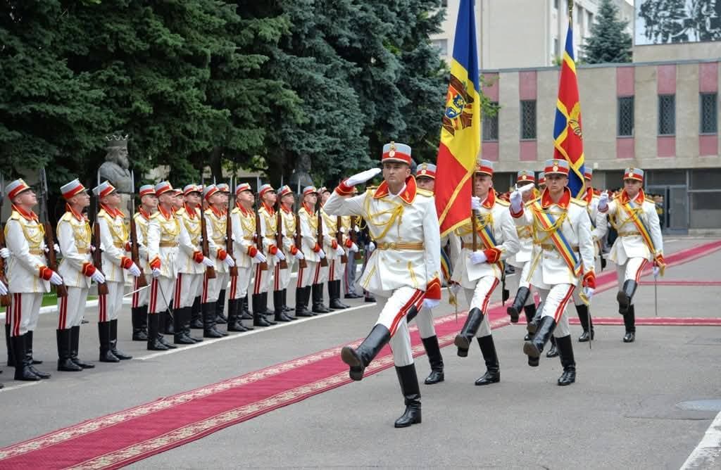 Garda de Onoare a Armatei Naționale sărbătorește 33 de ani de la fondare