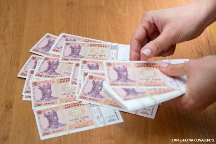 Leul moldovenesc s-a menținut stabil față de euro în luna mai