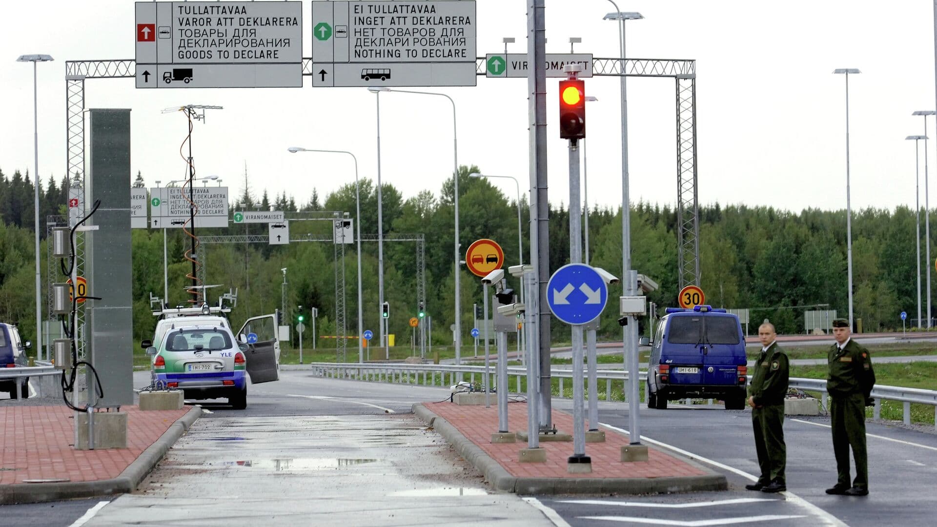 Finlanda închide cu o barieră alt tronson al frontierei cu Rusia