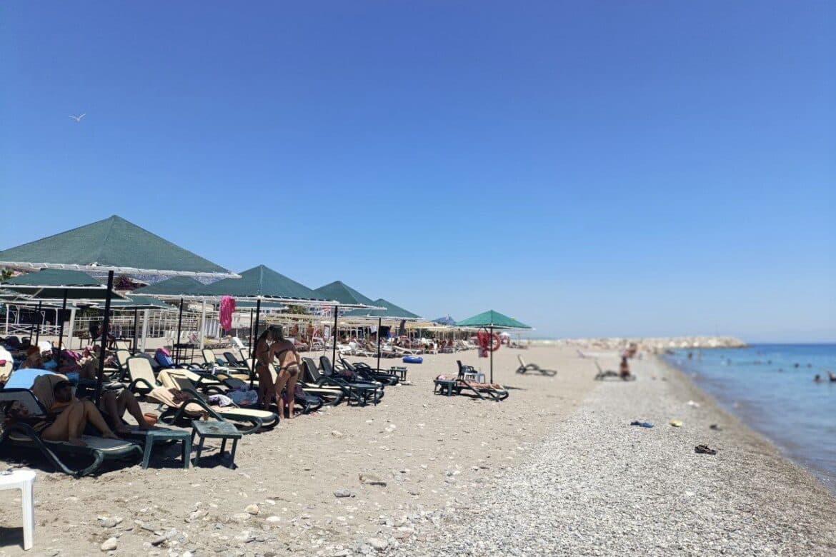 Vacanța la mare, mai scumpă în 2025. Ce destinații aleg moldovenii și cât costă un sejur
