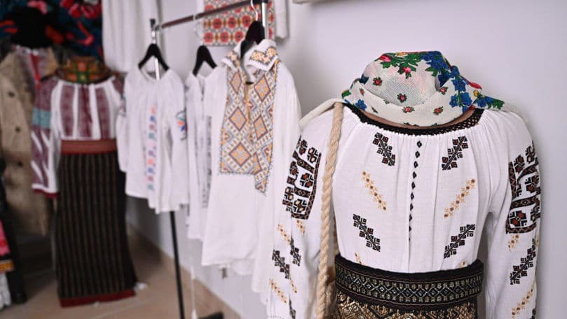 Ziua Iei, sărbătorită prin artă și tradiție la Chișinău! Două expoziții excepționale, organizate de Institutul Cultural Român