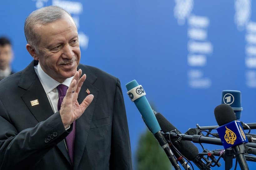 Erdogan spune că Trump s-ar alătura discuţiilor de pace pentru Ucraina, în Turcia, dacă ar participa Putin