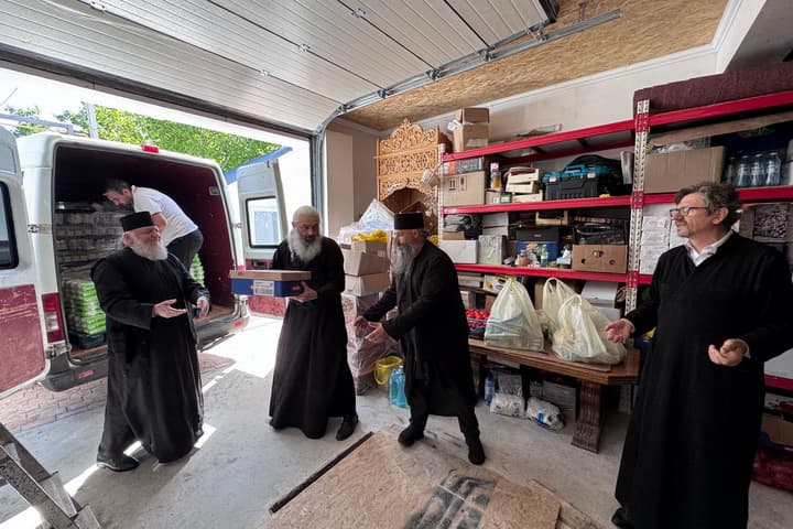 „Caravana Milosteniei” revine în Basarabia! Daruri din inimă de la Mănăstirea Hadâmbu pentru copiii din Bălți și Fălești