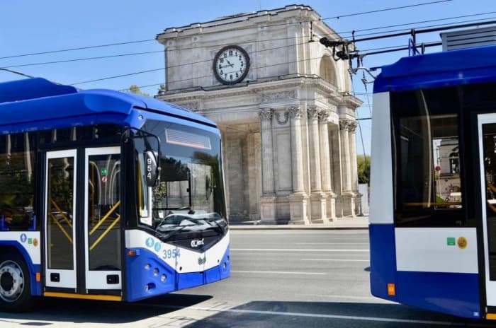 Circulația transportului public, restricționată pe mai multe străzi ale capitalei