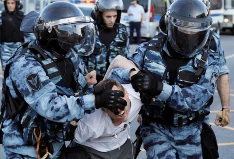 Azerbaidjanul anulează evenimente culturale rusești în urma acțiunii poliției împotriva diasporei sale din Rusia