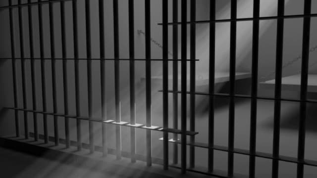 Un pensionar din Durlești, bătut și jefuit pentru 900 de lei. Infractorii, trimiși după gratii