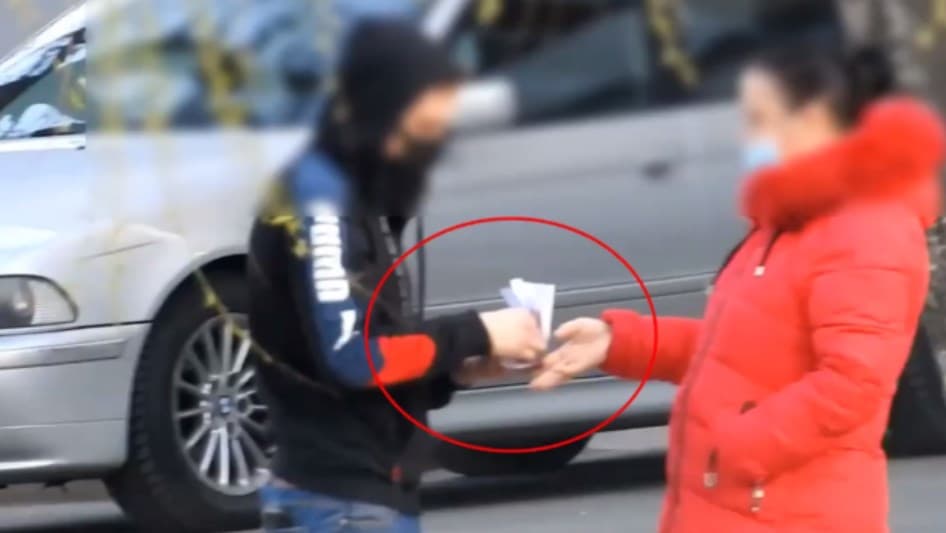 (VIDEO) Escrocherie cu „mașini din Germania” // Opt infractori, trimiși după gratii după ce au prejudiciat mai multe persoane cu peste 4,4 milioane lei