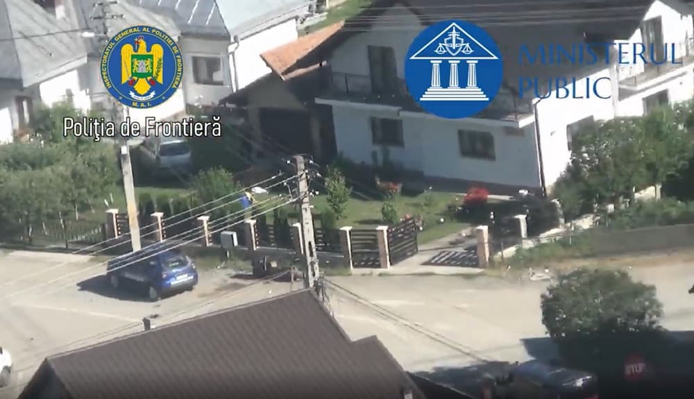 Sume importante de bani, descoperite la percheziții în dosarul privind emiterea actelor de identitate românești false pentru moldoveni, ruși și ucraineni
