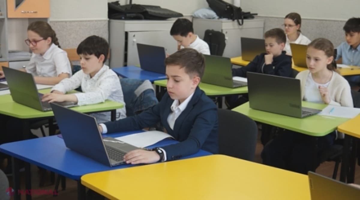 Elevii vor învăța cu ajutorul realității augmentate. Proiect în 100 de școli, din septembrie