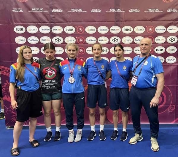 Luptători moldoveni medaliați cu bronz la Campionatul European U-20 din Italia