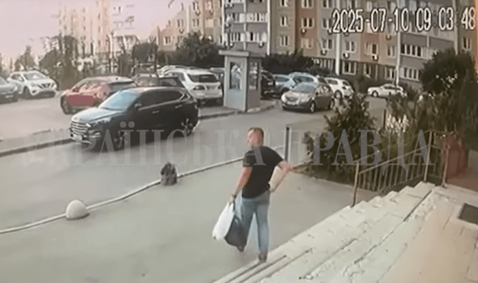 VIDEO // Un colonel SBU a fost asasinat miercuri dimineață în Kiev. Momentul în care a fost împușcat, surprins de o cameră de supraveghere