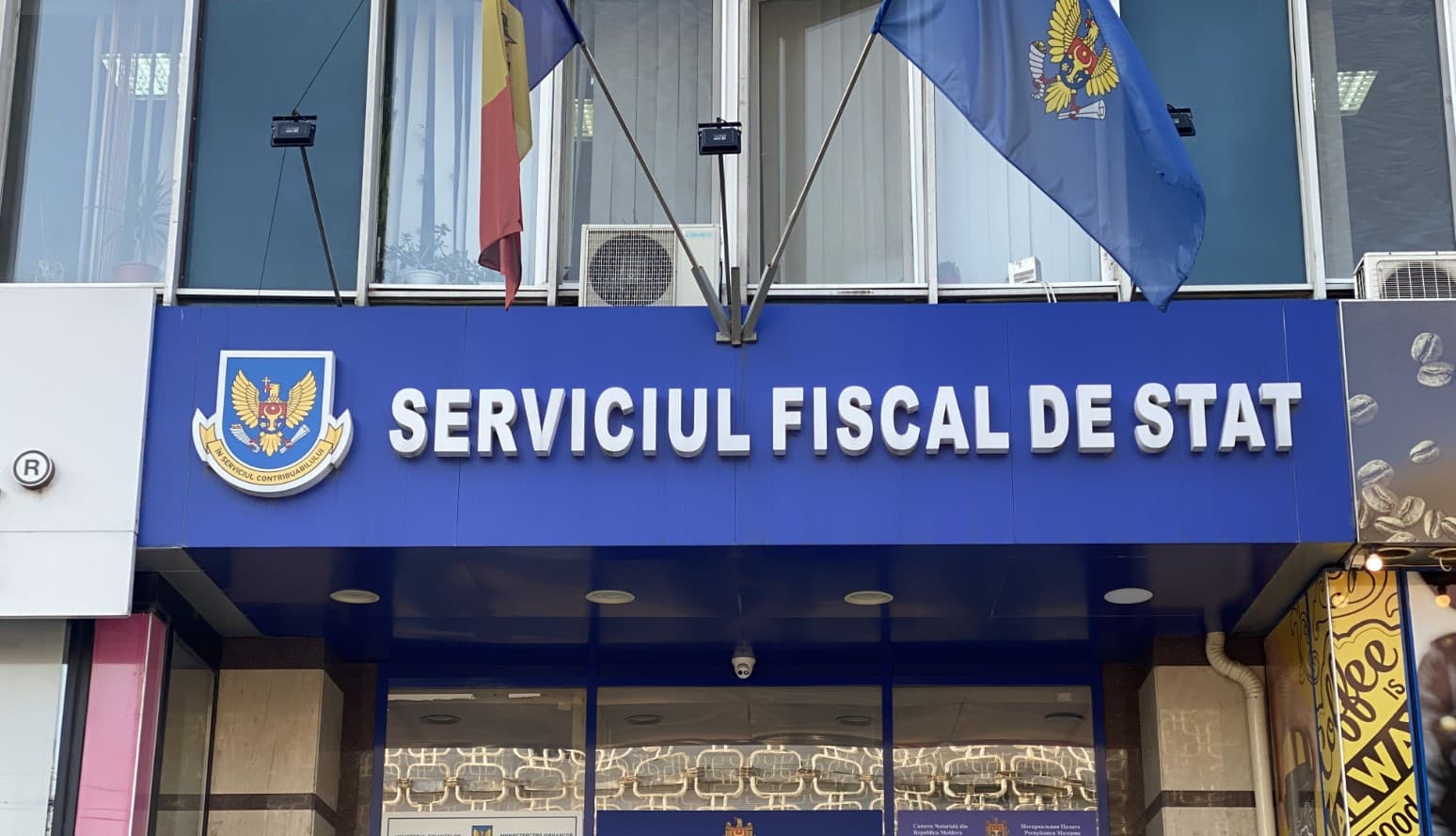FOTO // Atenție la escroci! Mesaje false din numele Fiscului, trimise contribuabililor