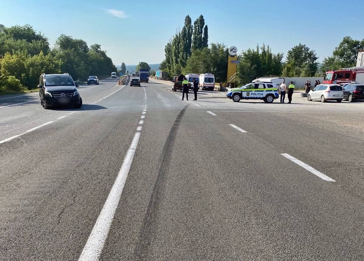 FOTO // Accident grav în raionul Orhei. Două persoane au murit, iar zece au fost rănite