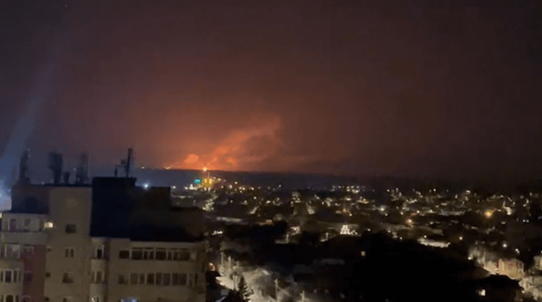 Un nou atac cu drone la granița României. Locuitorii din Tulcea au surprins momentul exploziilor