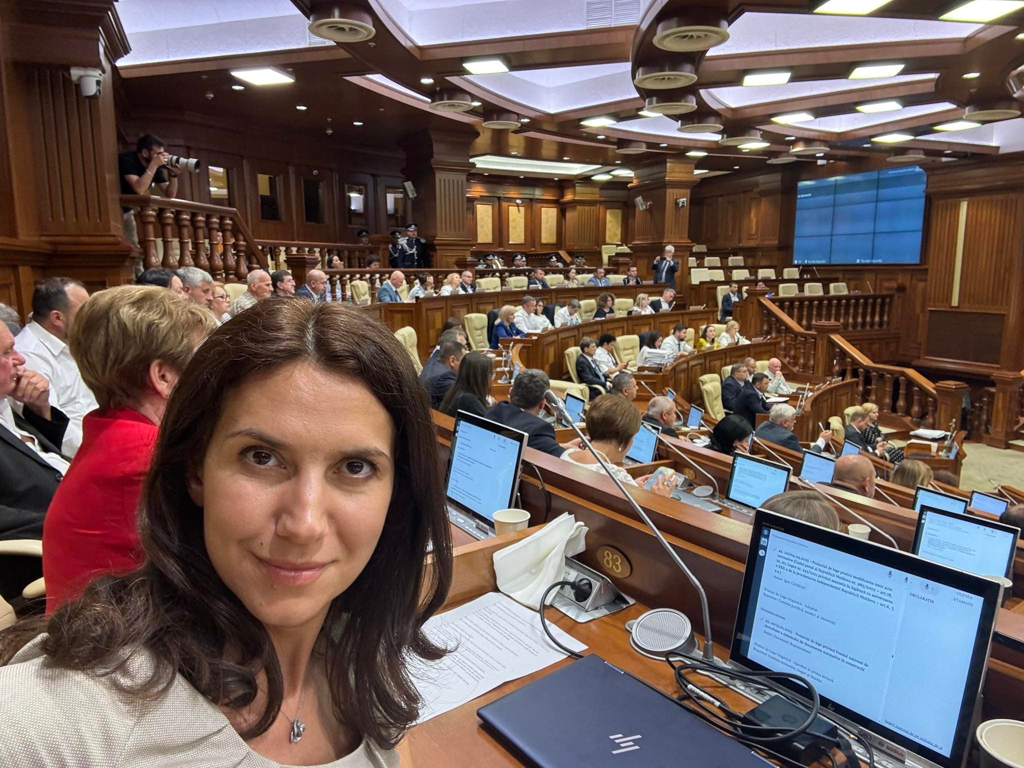 Parlamentare // Olesea Stamate se vrea candidat independent. A depus documentele la CEC