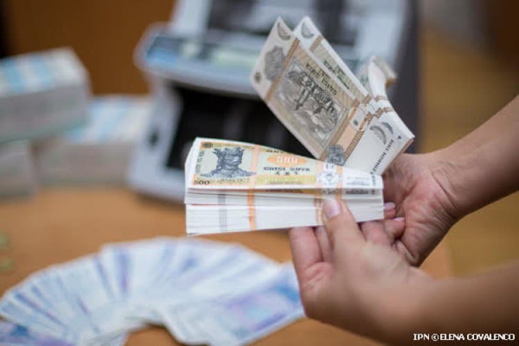 Leul s-a depreciat în iunie. Un euro a ajuns să coste 19,66 lei