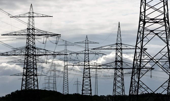 Facturi mai mici la electricitate! ANRE propune ieftinirea energiei electrice pentru toți consumatorii Premier Energy și FEE Nord