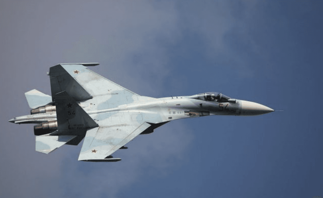 VIDEO // Ucraina confirmă distrugerea unui avion de antrenament Su-27UB pe un aerodrom rusesc din Krasnodar