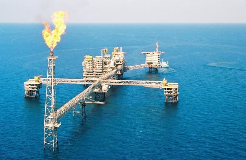 Qatarul ameninţă că va întrerupe exporturile de gaze LNG în Uniunea Europeană, din cauza legii privind sustenabilitatea