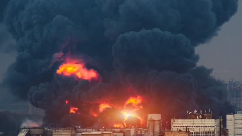 Ucraina susţine că a lovit instalaţii petroliere şi un aerodrom militar din Rusia. Moscova spune că a doborât peste 300 de drone ucrainene peste noapte