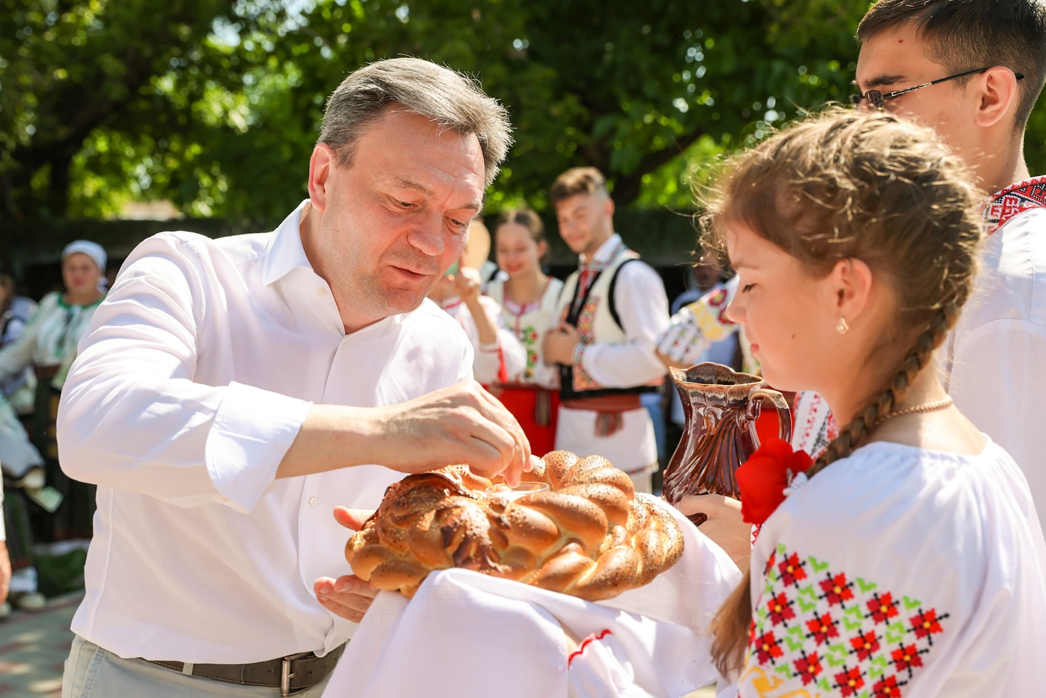FOTO // Dorin Recean, în satul său de baștină: Mergem în direcția corectă - spre UE. Tot ce trebuie să facem este să rămânem uniți