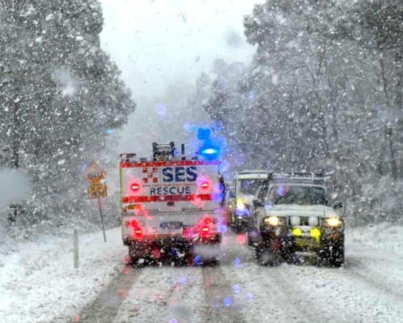 VIDEO // Oraşe australiene au fost acoperite cu un strat de zăpadă, un fenomen rar, apărut în condiţii meteorologice extreme