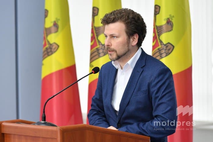 Liceenii și adulții își vor putea certifica competențele de limbă română. Dan Perciun: Primele testări, planificate pentru final de an