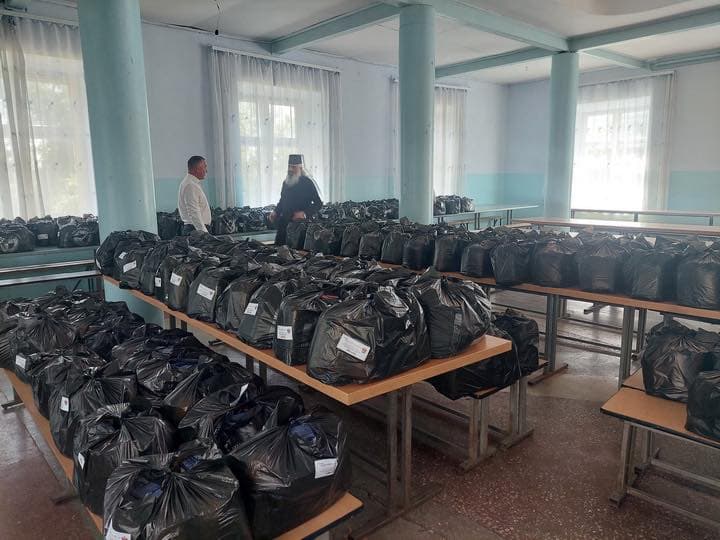 Gest de solidaritate a Episcopiei din Bălți, 220 de pachete alimentare pentru familii nevoiașe din Drochia