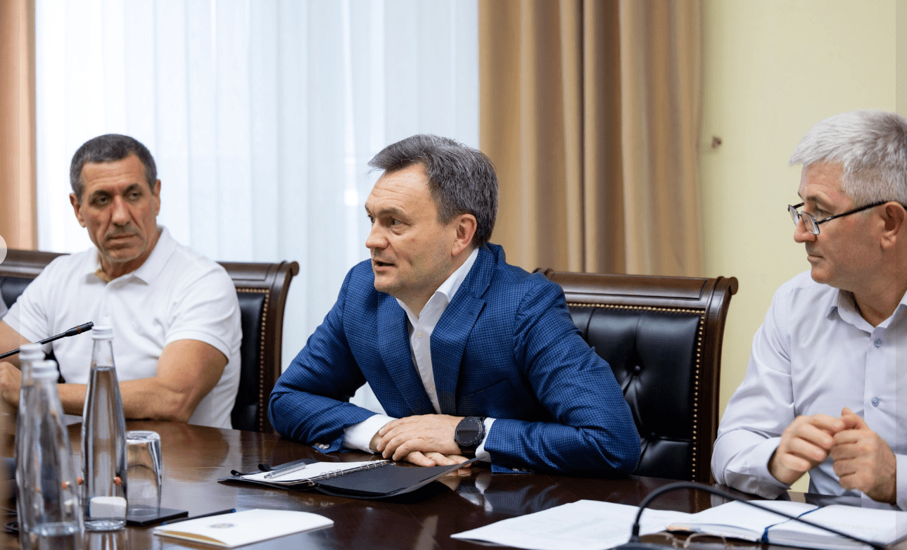 Guvernul înființează un Birou pentru relația cu veteranii. Dorin Recean: „Împreună, vom continua să apărăm adevărul și unitatea oamenilor noștri”
