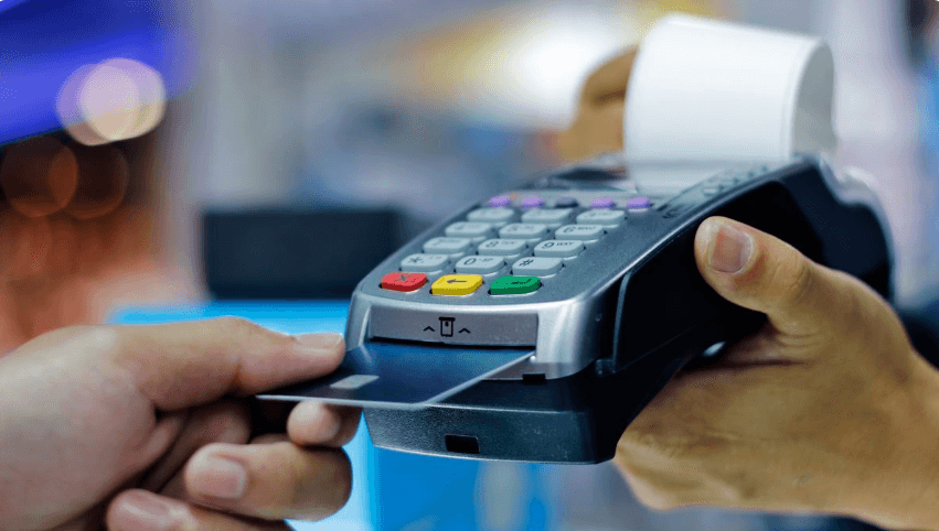 Pragul de restituire a TVA urcă la 70% pentru cei care utilizează e-Factura sau terminalul POS
