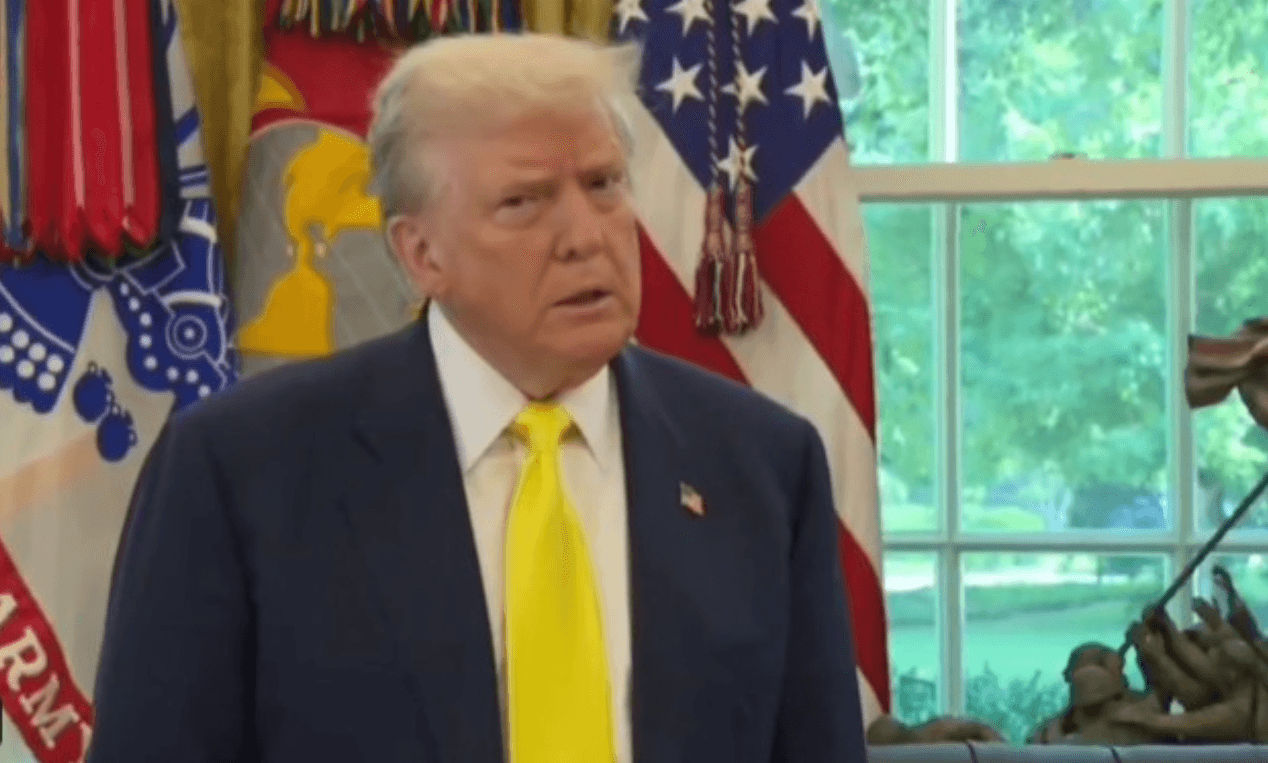 Donald Trump se răzgândeşte şi spune că se va întâlni cu Putin şi fără ca liderul de la Kremlin să promită că va discuta cu Zelenski