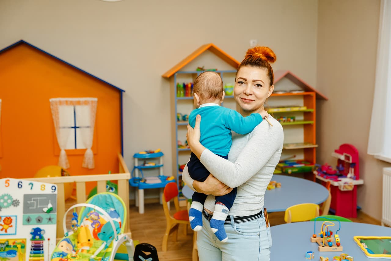 Astăzi CNAS a finanțat indemnizațiile pentru familiile cu copii mici