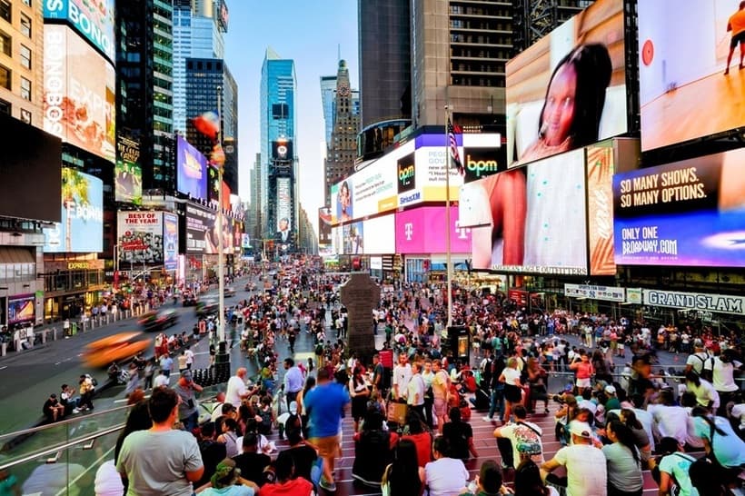 VIDEO // Mai multe persoane, rănite după focuri de armă trase în Time Square din New York