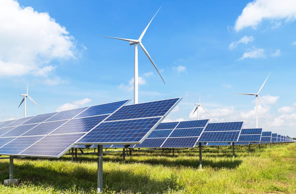 Mecanisme de sprijin mai avantajoase pentru cei care instalează baterii de stocare a energiei