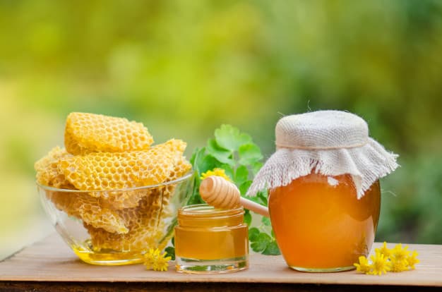 Mierea se scumpește din cauza producției reduse