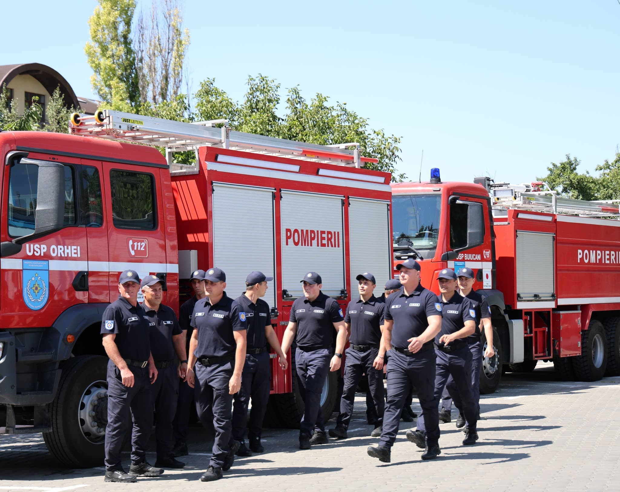 Întâmpinați cu onoruri. Pompierii din R. Moldova au revenit din misiunea de stingere a incendiilor din Grecia