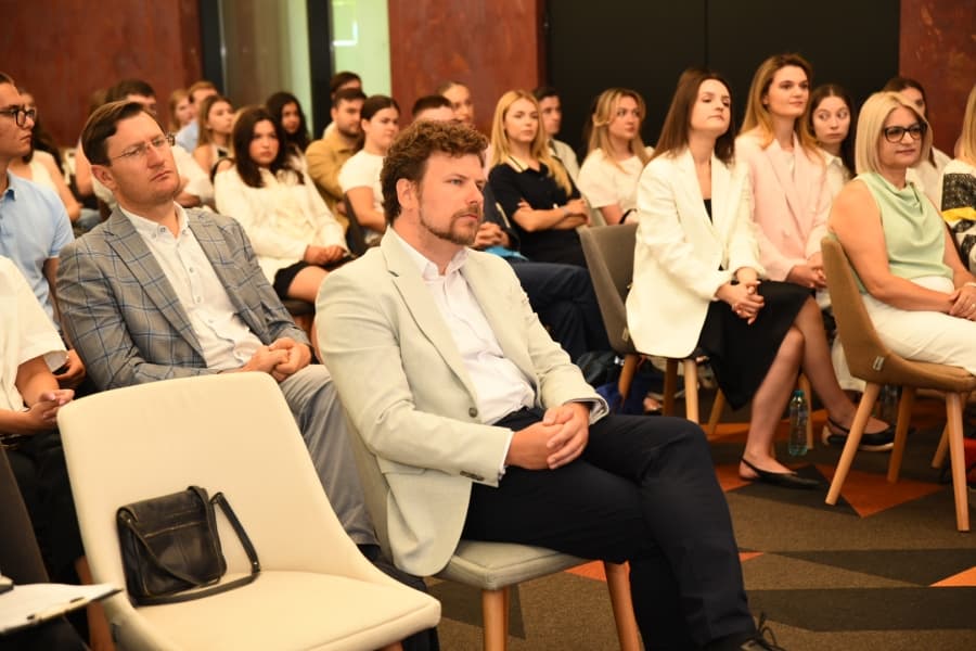 Peste 100 de tineri, reuniți la Forumul Tinerilor din Diaspora. Dan Perciun: Rămâneți conectați cu R. Moldova și să fiți cetățeni activi