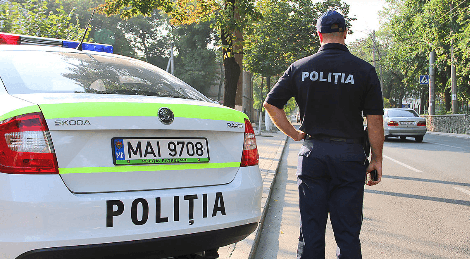 Polițiștii vor tipări pe loc procesele verbale pe numele șoferilor opriți în trafic