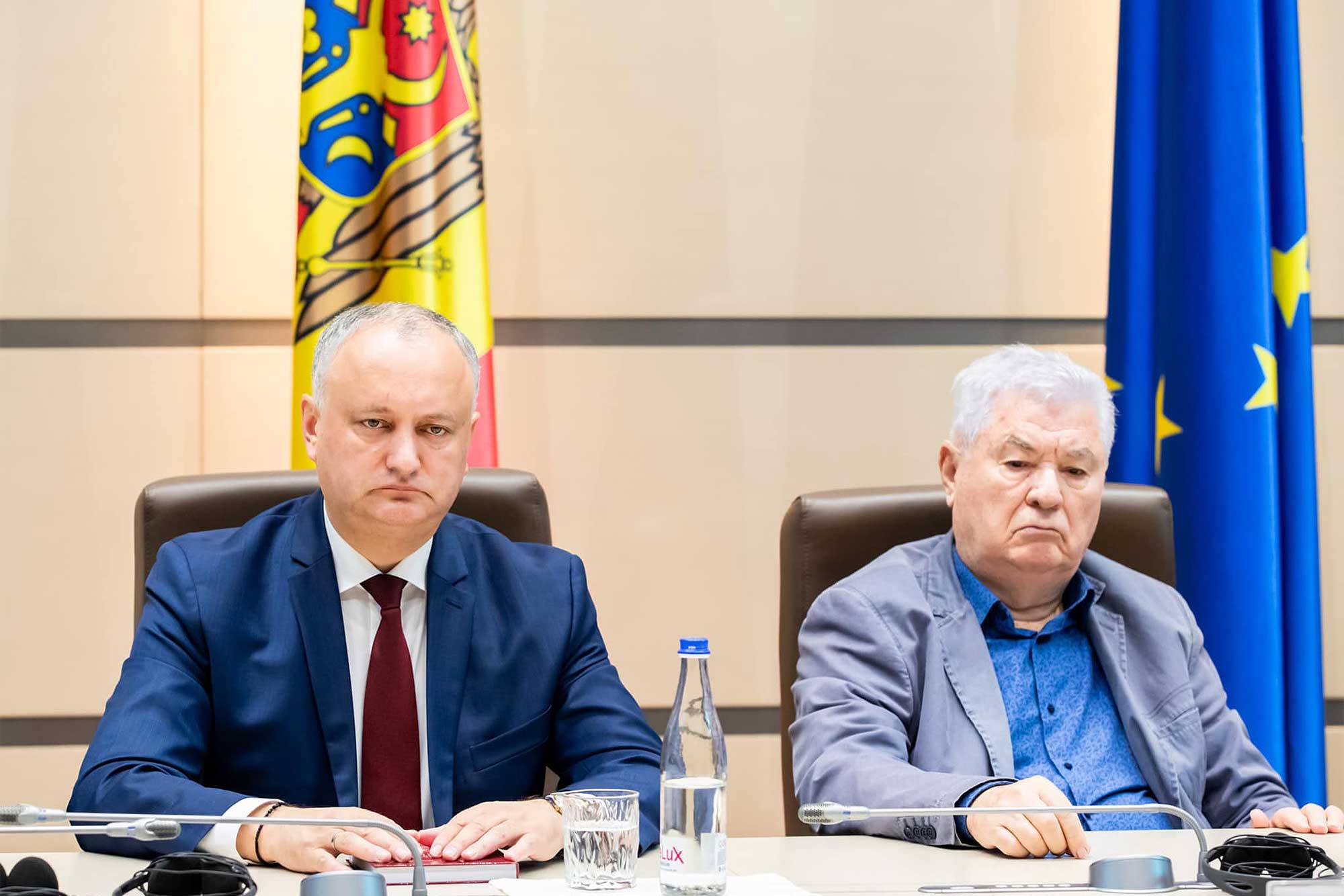 Gâlceavă între ”patrioți”. Voronin spune exact câți bani erau în ”kuliokul” primit de Dodon de la Plahotniuc