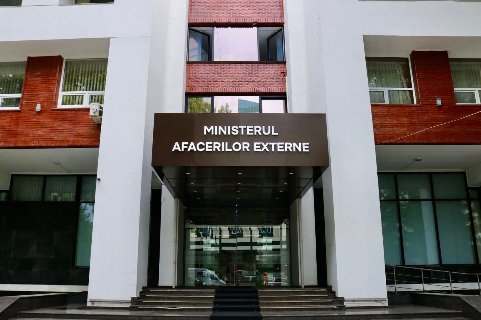 Replica dură a Chișinăului pentru Zaharova: Cei care persecută opoziția și își lichidează adversarii politici nu au dreptul să ofere lecții de democrație