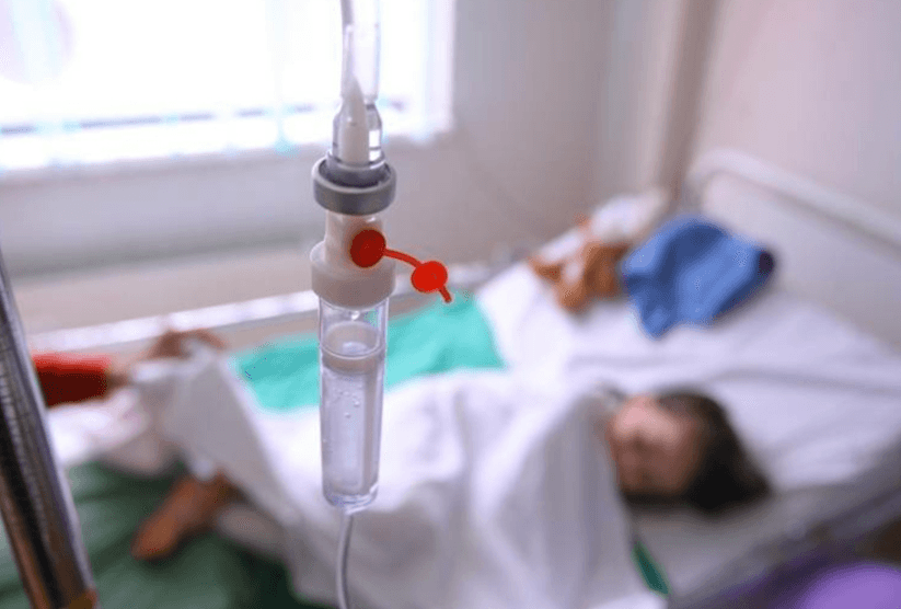 Copil spitalizat în stare gravă, fiind accidentat de o motocicletă condusă de un adolescent