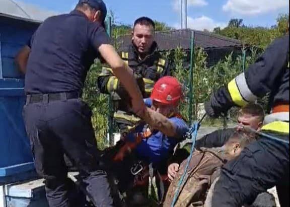 Un bărbat de 30 de ani, salvat de pompieri după ce a căzut într-o fântână la Orhei