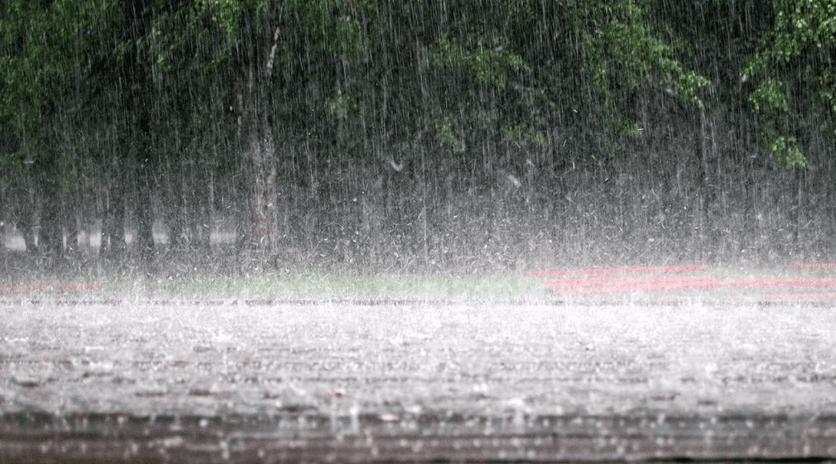 Ploile pun stăpânire pe tot teritoriul R. Moldova. Cod galben de averse, izolat cu grindină, emis de meteorologi