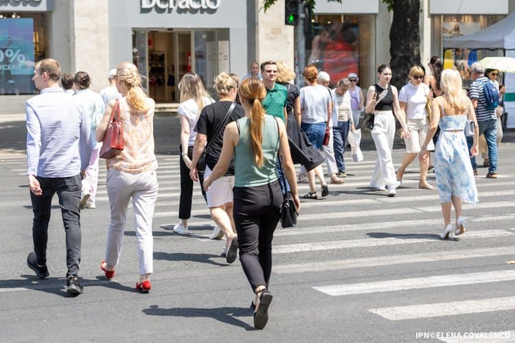 Raportul de gen în Moldova: 89 de bărbați la 100 de femei în 2024