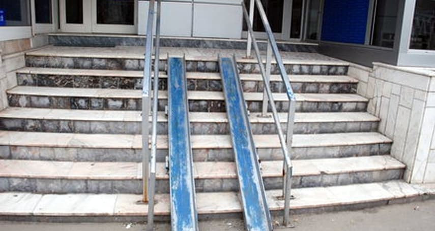 Doar 6% din secțiile de votare din țară sunt accesibile pentru persoanele cu dizabilități