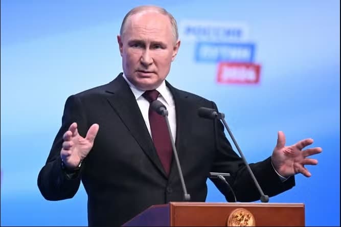 Putin amenință, după ce Macron a anunțat că țările din Occident ar putea trimite trupe de menținere a păcii în Ucraina