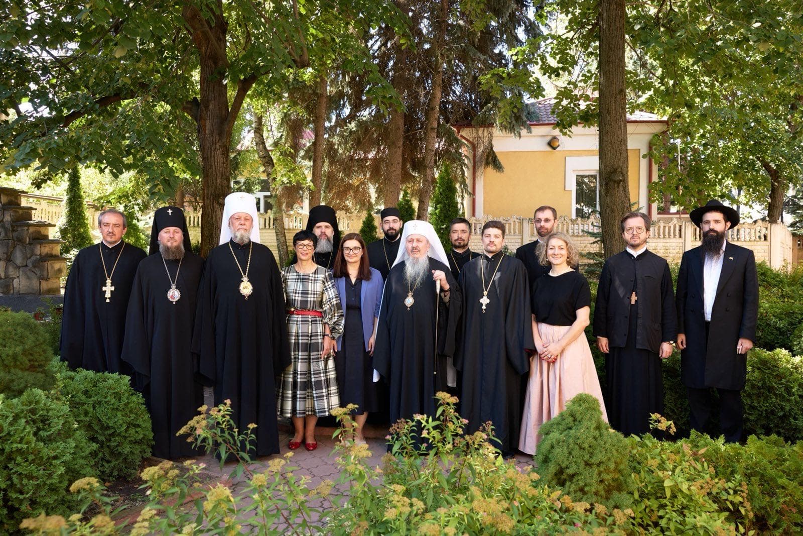 FOTO // ÎPS Mitropolitul Petru, la întrevederea cu Marta Kos: Mitropolia Basarabiei sprijină integrarea europeană și libertatea religioasă a R. Moldova